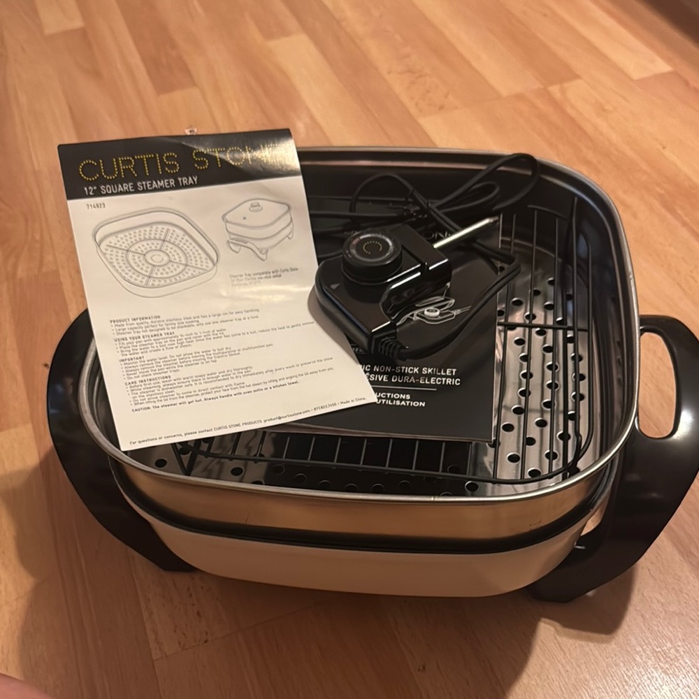 Black Electric Steamer Tray